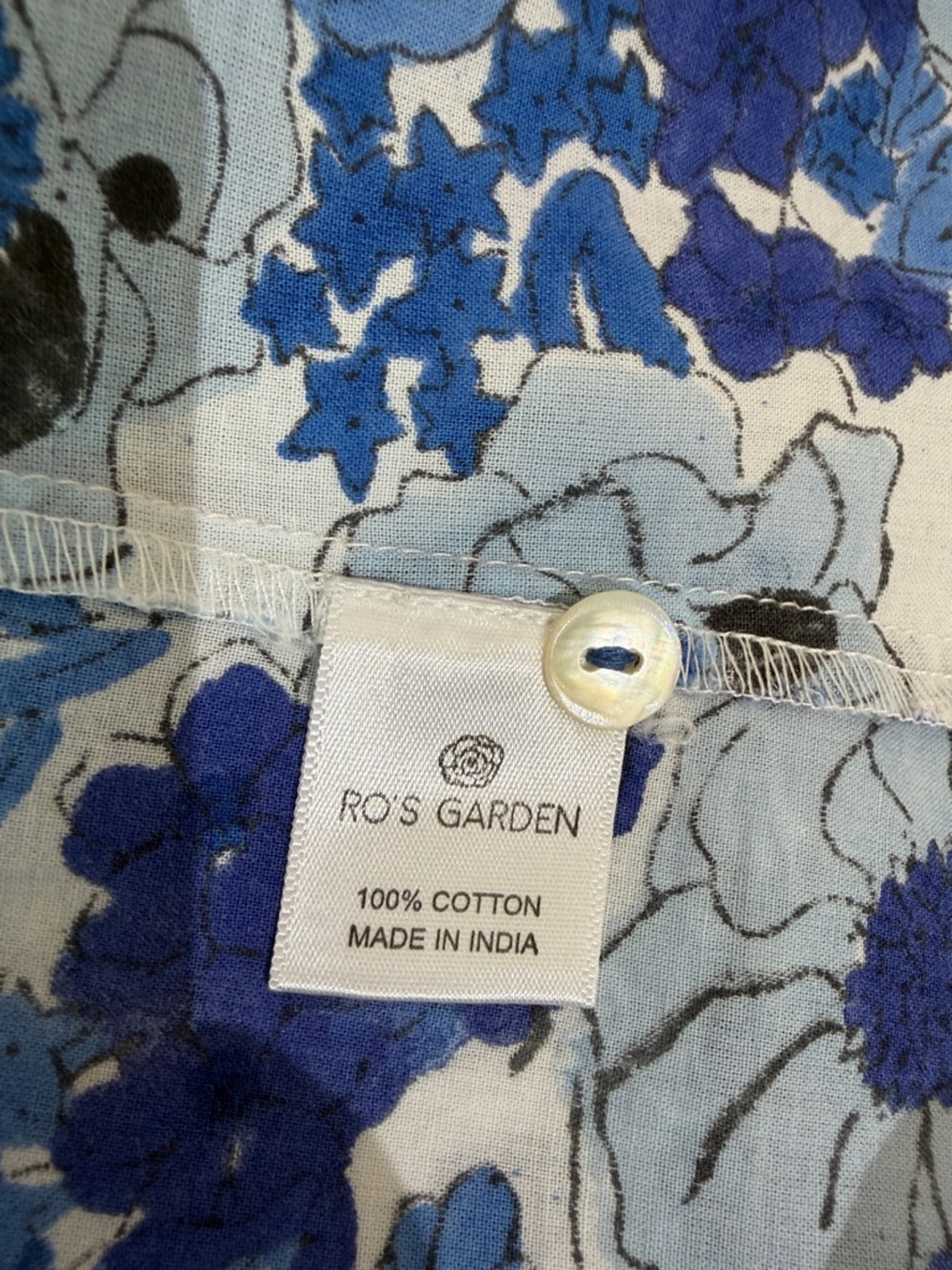 Ro’s Garden Blue Nevano Dawson Top Size S Blue Floral EUC - Picture 9 of 10